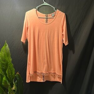 Long blouse that is loose and comfortable